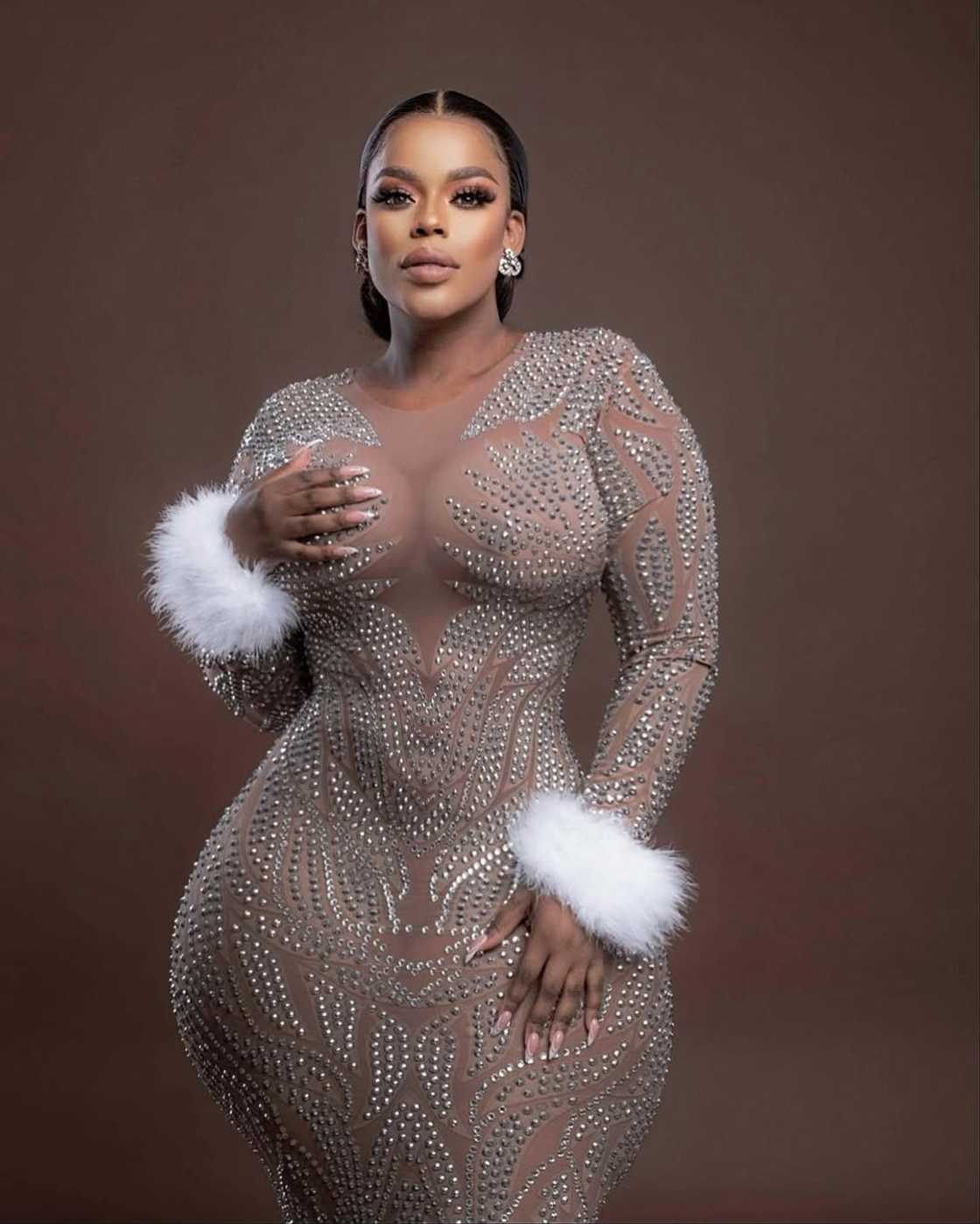 Dineo Moloisane's outfit sparks reactions Dineo Moloisane's outfit sparks reactions