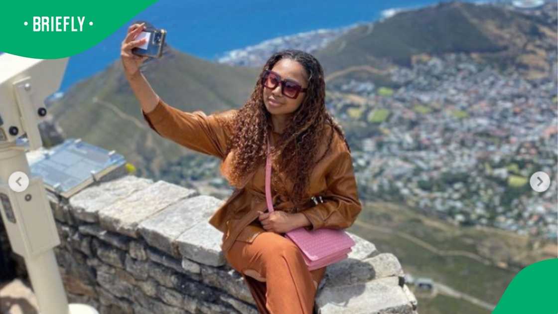Enhle Mbali showed off her body Enhle Mbali showed off her body