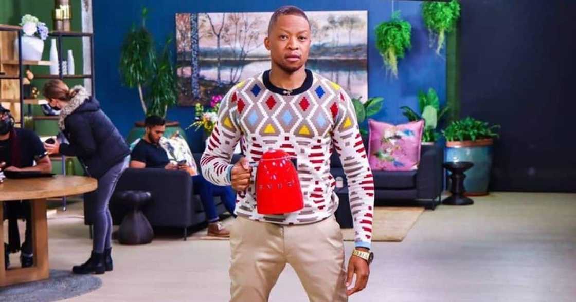 “Bathong”: Mr Smeg Shows Off Raw Kidney Lunch and Mzansi Can't Deal With His Choice “Bathong”: Mr Smeg Shows Off Raw Kidney Lunch and Mzansi Can't Deal With His Choice