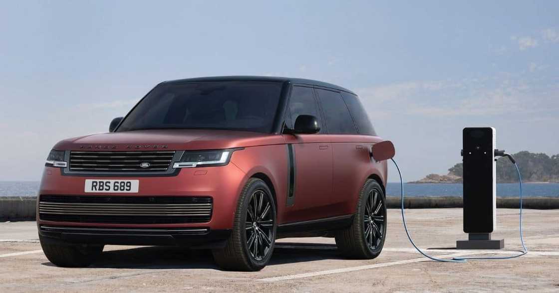 The Range Rover Plug-in hybrid P510e priced from R3,5 millionn is now available to order in Mzansi The Range Rover Plug-in hybrid P510e priced from R3,5 millionn is now available to order in Mzansi
