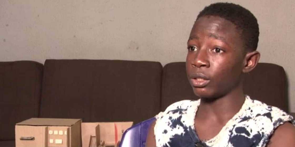 Nigerian Boy Displays Creativity as he Builds Piggybank that Works Like ATM Nigerian Boy Displays Creativity as he Builds Piggybank that Works Like ATM