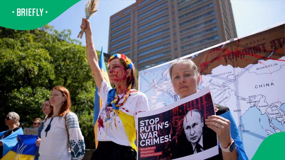 Ukrainians at the demonstrations in Cape Town Ukrainians at the demonstrations in Cape Town
