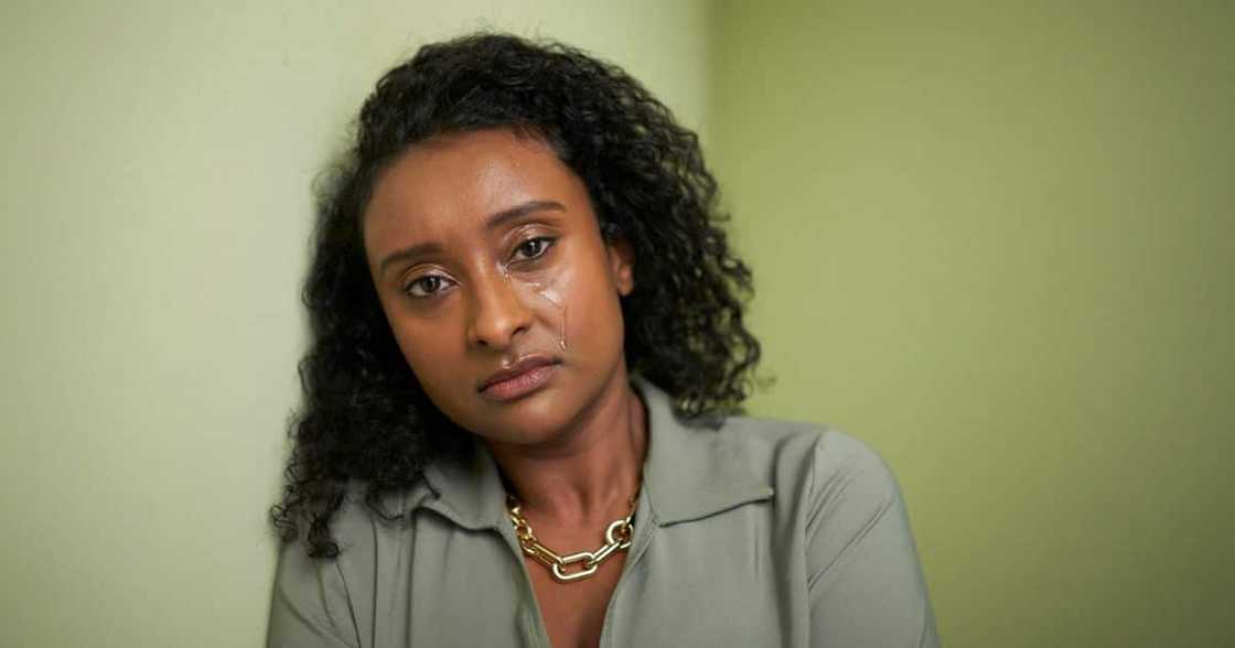 Woman heartbroken by cheating husband Woman heartbroken by cheating husband