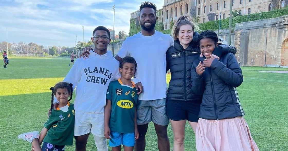 Siya Kolisi, Rachel Kolisi, Kolisi family, Springbok, rugby, touch rugby, family goals Siya Kolisi, Rachel Kolisi, Kolisi family, Springbok, rugby, touch rugby, family goals
