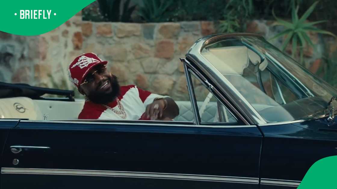 Fans praise Cassper's inspiring journey.