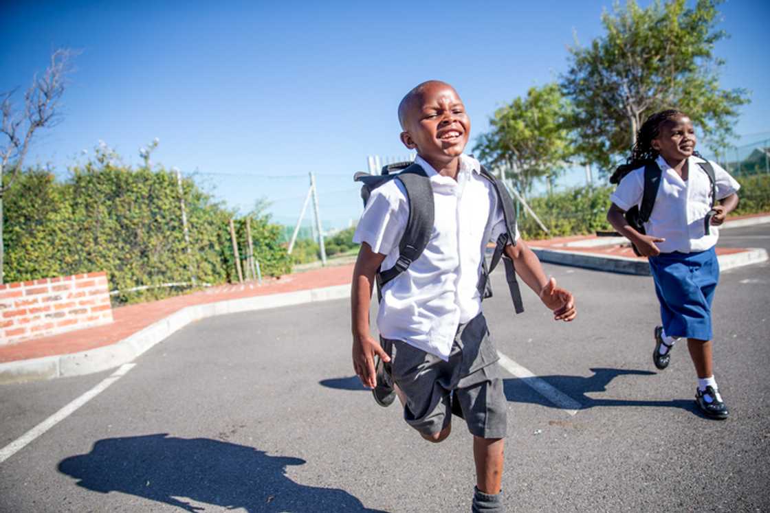 Kids pushing school transport on the road left many people with mixed reactions in SA. Kids pushing school transport on the road left many people with mixed reactions in SA.