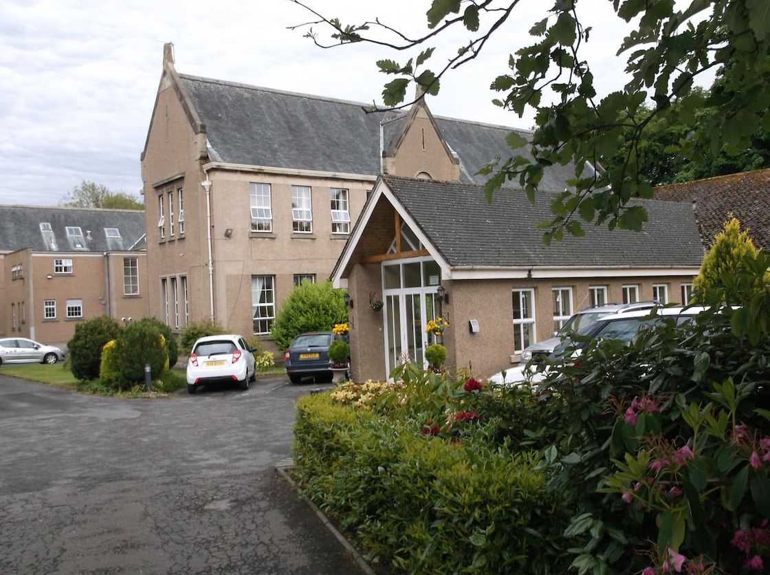 old age homes old age homes