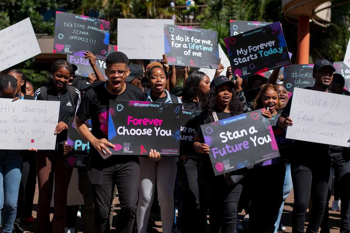 Students marching for 'Forever Wena' campaign Students marching for 'Forever Wena' campaign