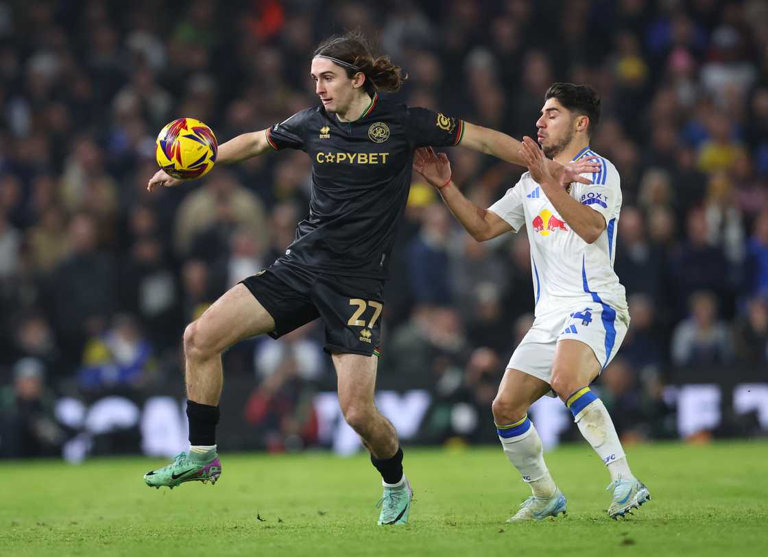 Daniel Bennie and Manor Solomon at Elland Road