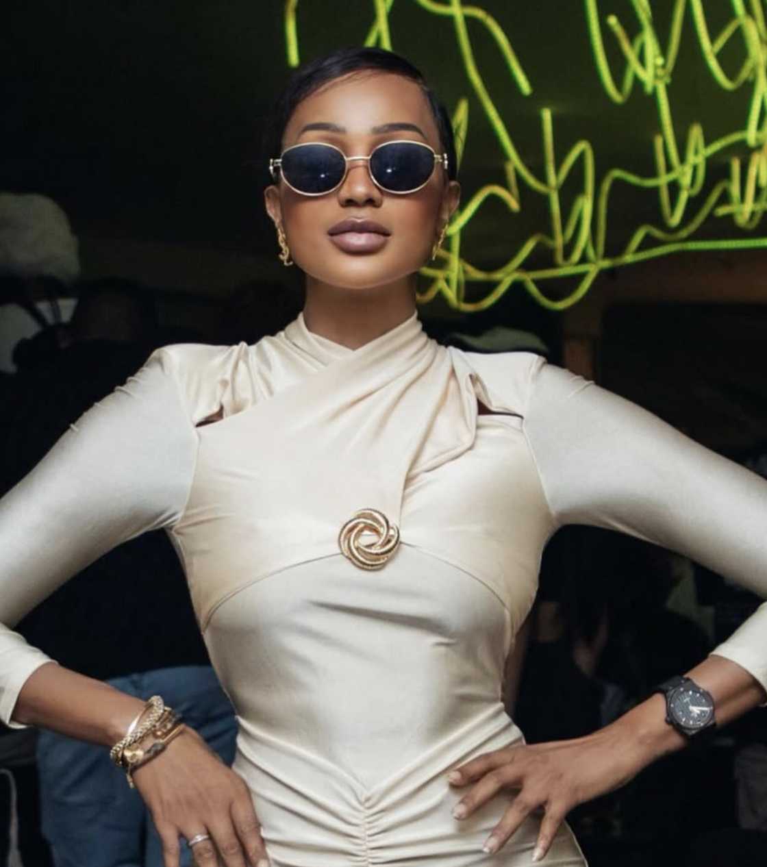 Babalwa Mneno flaunted her makeup-free face