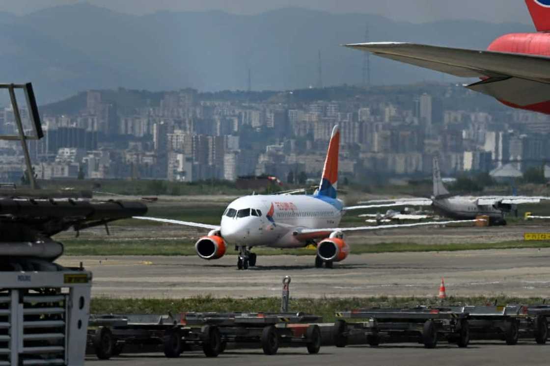 The first Russian plane to land in Georgia since 2019 arrived at 13:17 local time (0917 GMT) The first Russian plane to land in Georgia since 2019 arrived at 13:17 local time (0917 GMT)