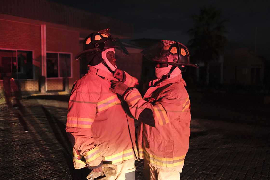 Firefighters battled the flames that engulfed Tembisa Hospital's Accident and Emergency Unit Firefighters battled the flames that engulfed Tembisa Hospital's Accident and Emergency Unit