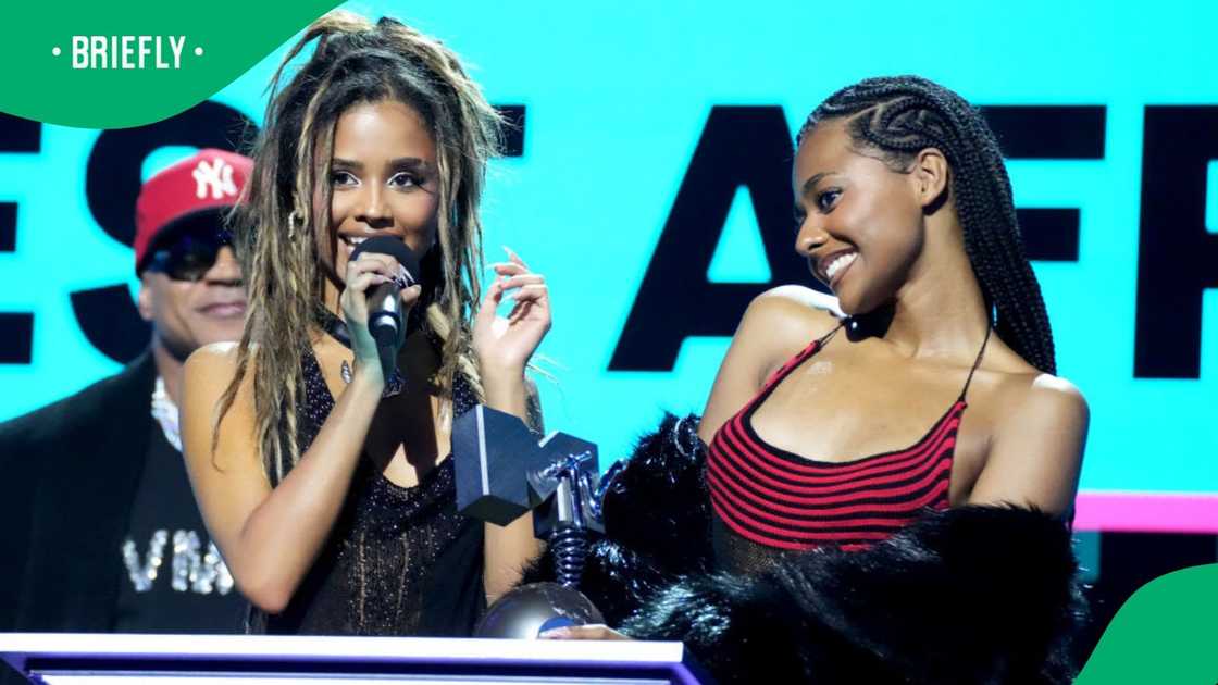 tTyla and her siblings stun in thriwback picture. tTyla and her siblings stun in thriwback picture.