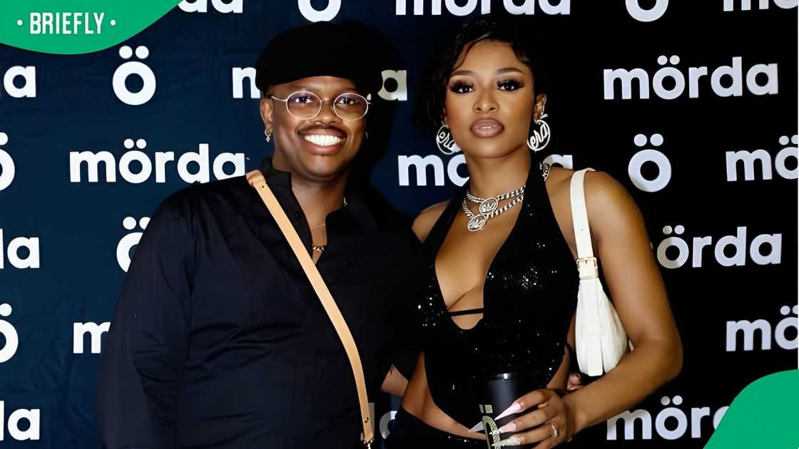 DJ Zinhle gave Murdah Bongz his food while on her knees