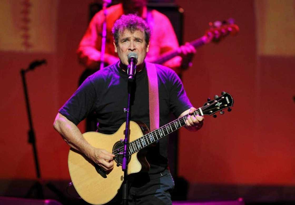 Johnny Clegg biography: age, son, wife, family, songs, illness and death Johnny Clegg biography: age, son, wife, family, songs, illness and death