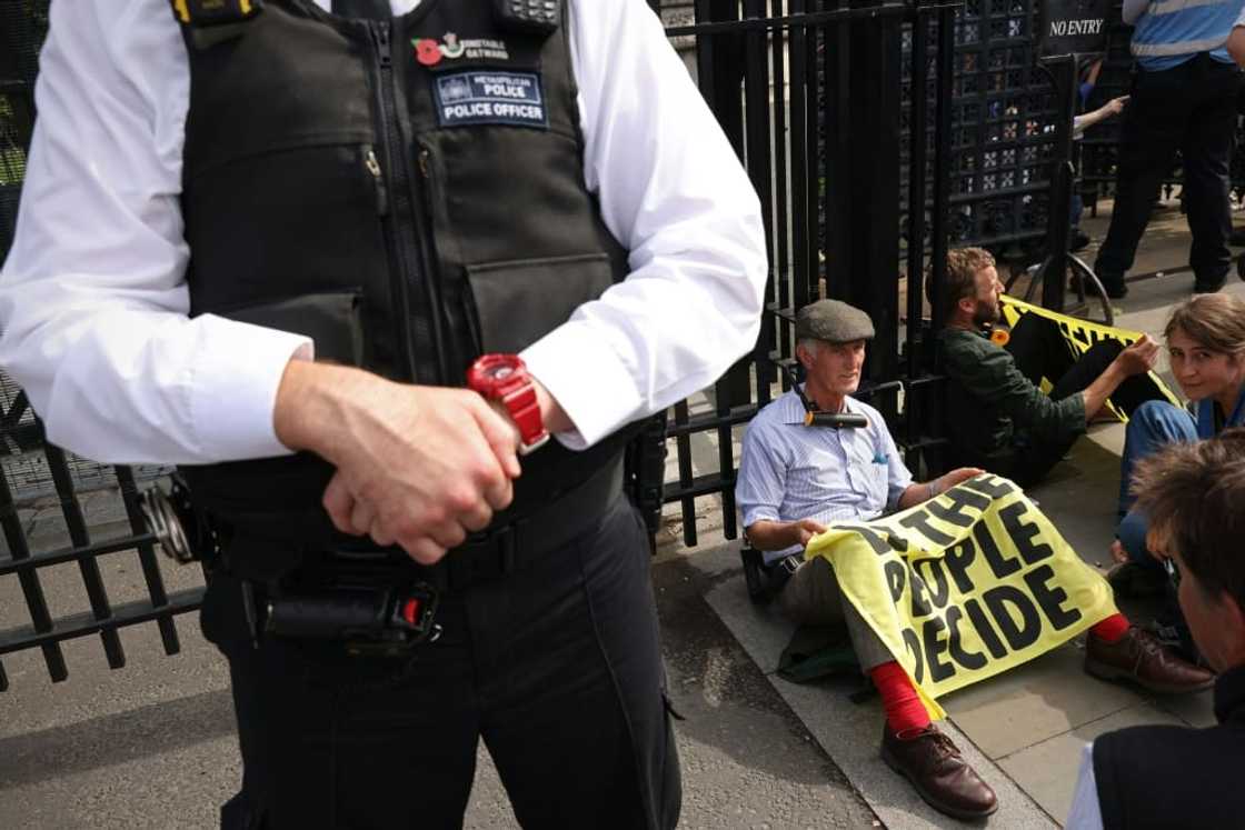 XR wants to build broader public support for action on tackling climate change XR wants to build broader public support for action on tackling climate change