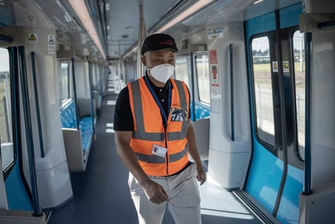 A woman revealed the salary of a South African train driver, leaving people shocked.