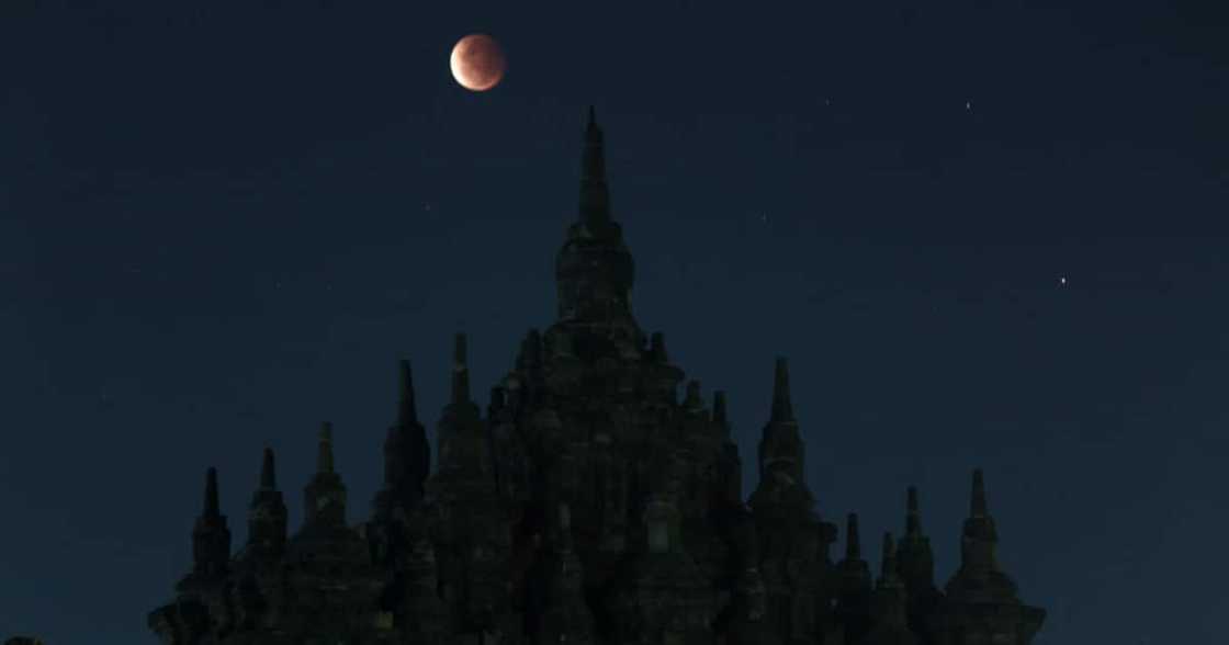 ‘Super Blood Moon’: Dramatic Photos From Around the World of Annual Lunar Eclipse