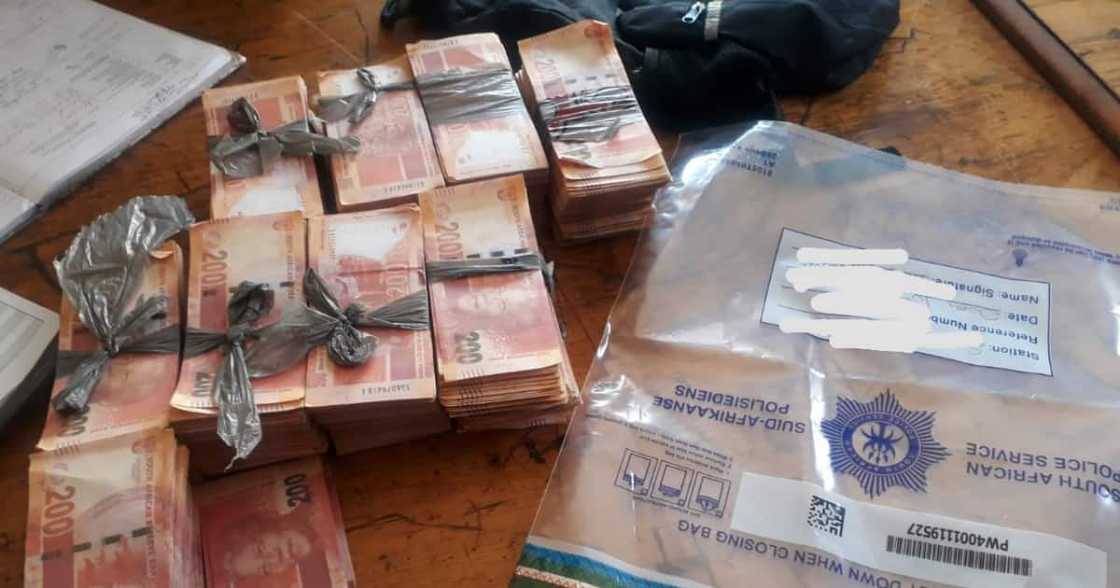 Cops, suspects, R1 million, counterfeit cash, crime, SAPS Cops, suspects, R1 million, counterfeit cash, crime, SAPS