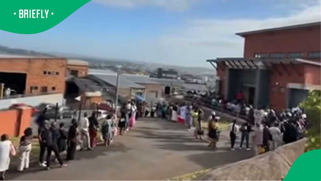 Unemployed social workers in KZN stood in a long queue for opportunties Unemployed social workers in KZN stood in a long queue for opportunties