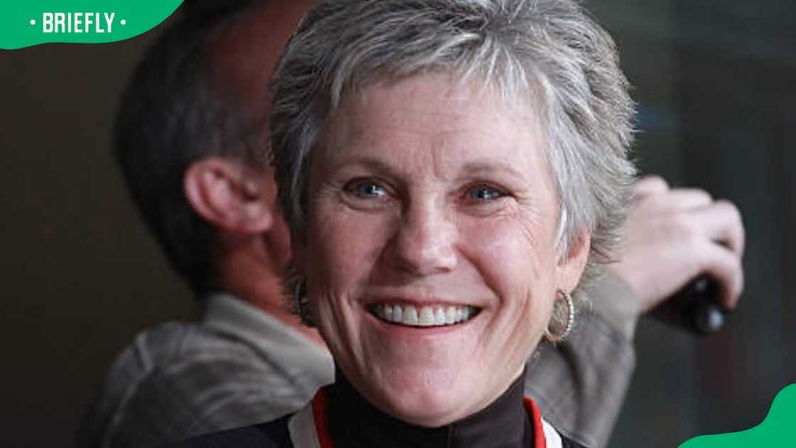 Anne Murray at an NHL game Anne Murray at an NHL game