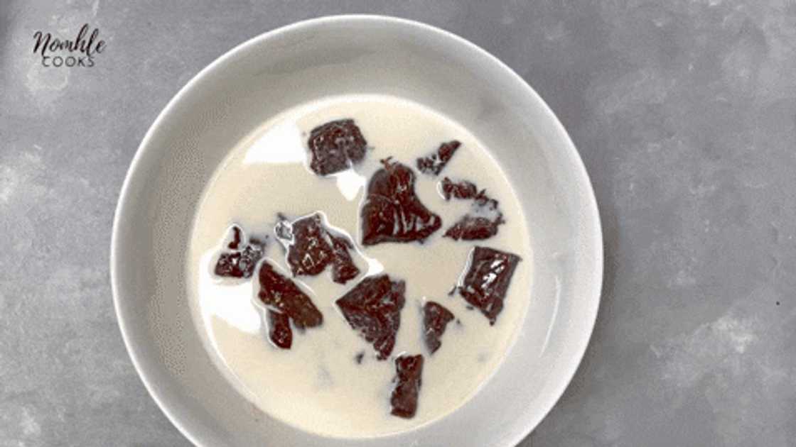 Soaking liver in milk Soaking liver in milk