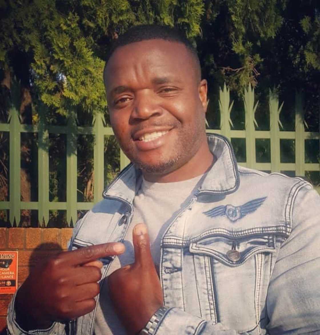 Aaron Mokoena Aaron Mokoena