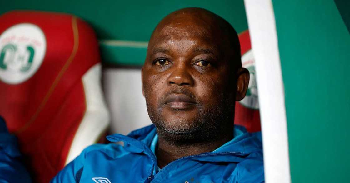 Pitso Mosimane signs new contract Pitso Mosimane signs new contract