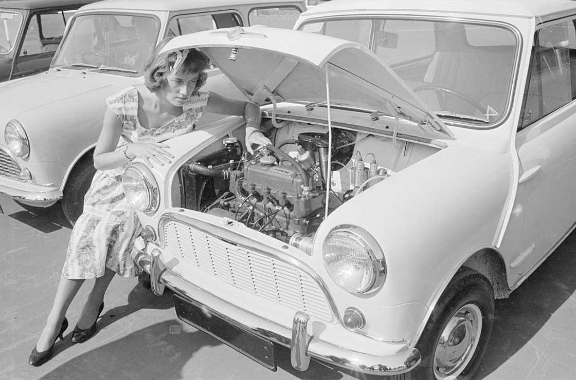 Woman bought dad British vintage car Woman bought dad British vintage car