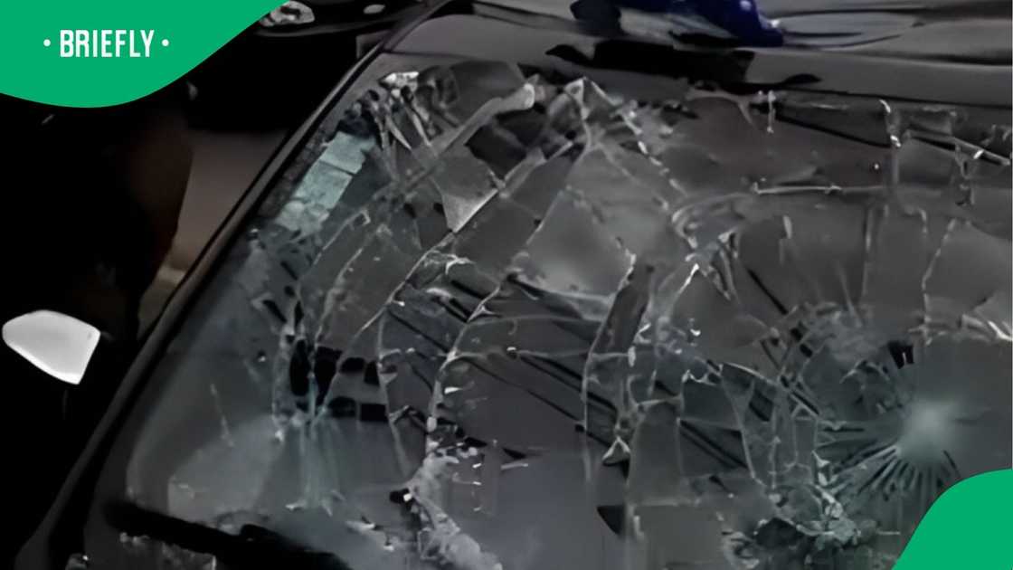 "Bashimane ba tlo re bolaya": Woman smashes alleged cheater's car at complex parking in viral clip "Bashimane ba tlo re bolaya": Woman smashes alleged cheater's car at complex parking in viral clip