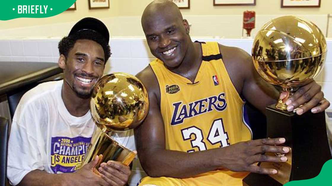 Kobe Bryant (L) and Shaquille O'Neal