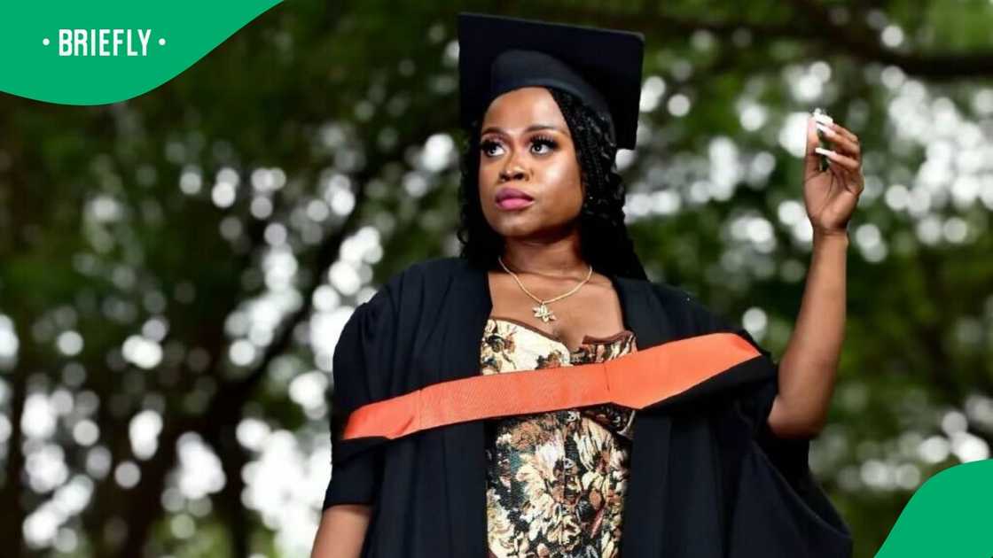 A graduate from the University of Limpopo was in tears over her aunt’s emotional gift. A graduate from the University of Limpopo was in tears over her aunt’s emotional gift.