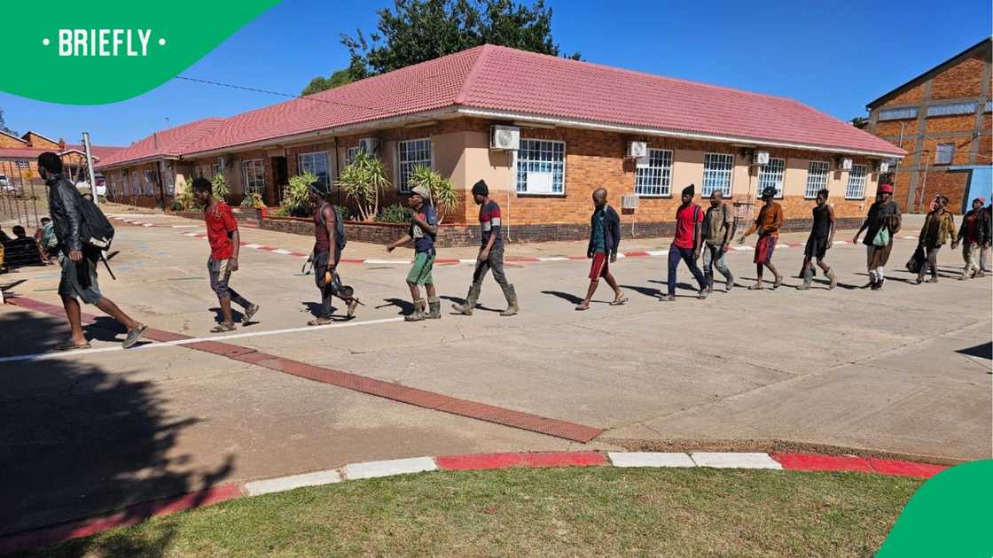 Charges against 55 resurfaced illegal miners withdrawn, 9 arrested in Vala Umgodi operations Charges against 55 resurfaced illegal miners withdrawn, 9 arrested in Vala Umgodi operations