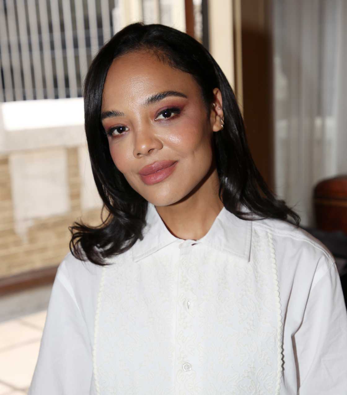 Shimza fansboys over Tessa Thompson Shimza fansboys over Tessa Thompson