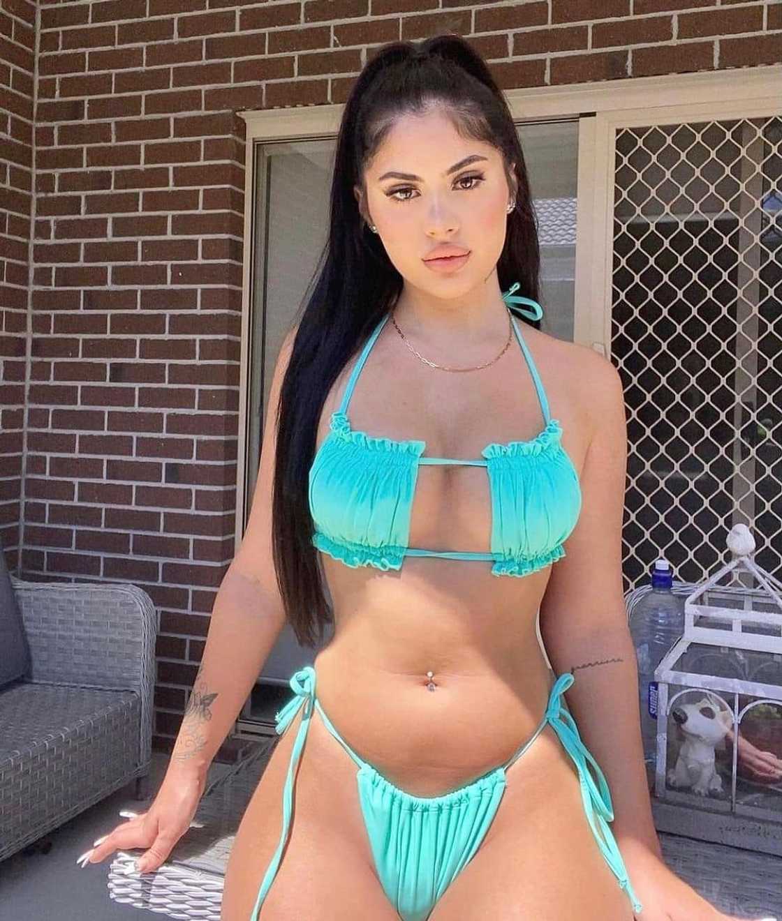Scandalous bathing suits that show everything Scandalous bathing suits that show everything