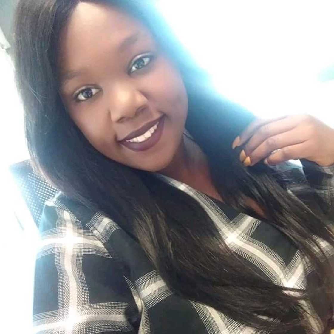 Social media users were shocked after seeing a taxi with no door driving with passengers Social media users were shocked after seeing a taxi with no door driving with passengers