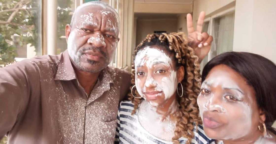 Nando's SA, hilarious joke, powder on face, Nando's Portuguese rolls, covered in flour, funny news, trending posts Nando's SA, hilarious joke, powder on face, Nando's Portuguese rolls, covered in flour, funny news, trending posts