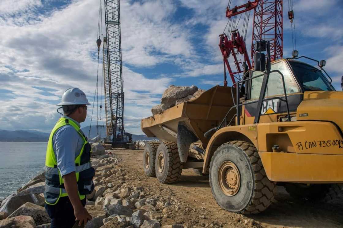 The government hopes the Isthmus of Tehuantepec Interoceanic Corridor (CIIT) will see 300,000 cargo containers transit every year by rail, with 1.4 million -- about 33 million tons -- by 2033 The government hopes the Isthmus of Tehuantepec Interoceanic Corridor (CIIT) will see 300,000 cargo containers transit every year by rail, with 1.4 million -- about 33 million tons -- by 2033