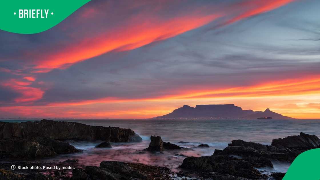 Mzansi shares thoughts on Cape Town's famous mountain Mzansi shares thoughts on Cape Town's famous mountain