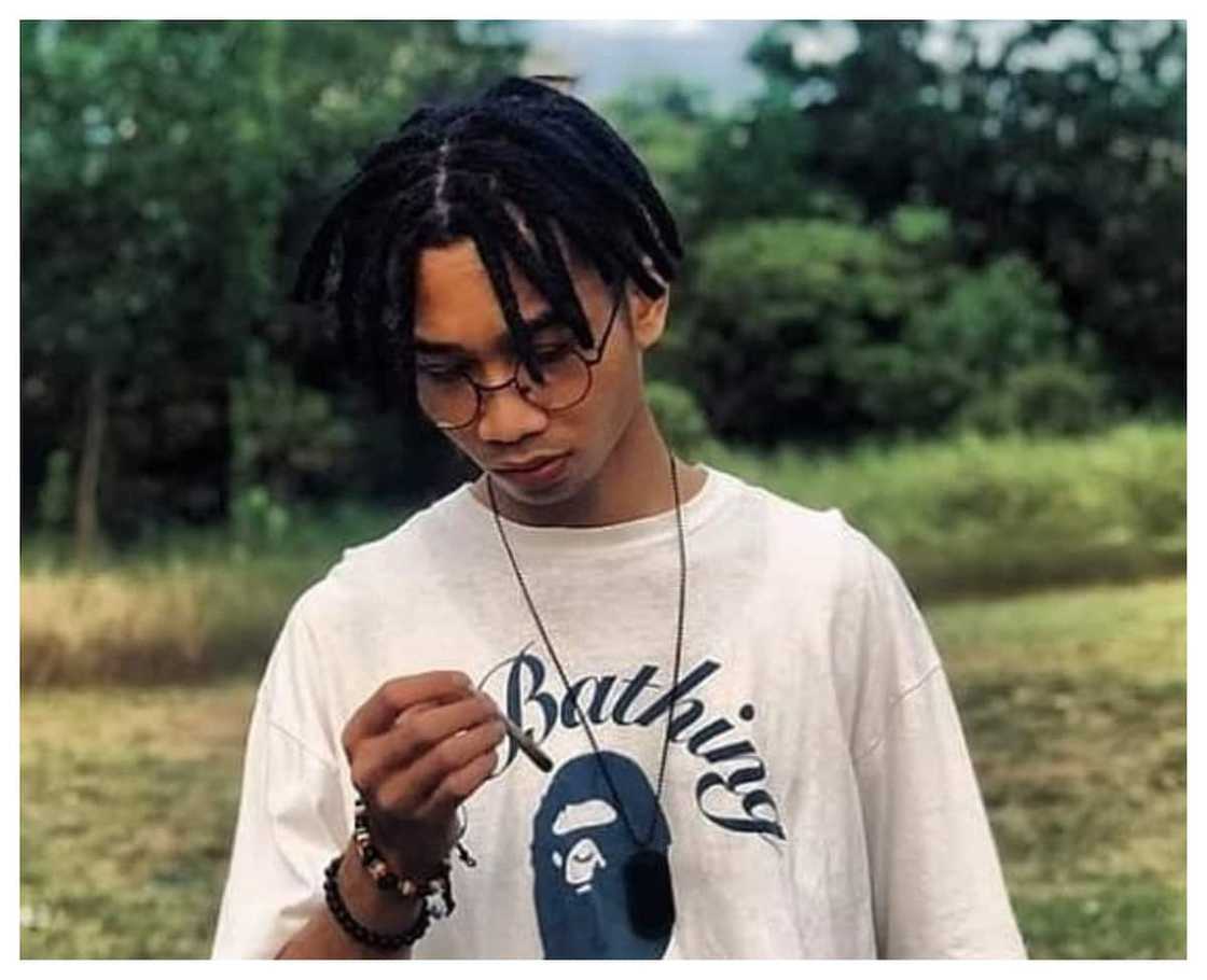 How do you style dreads for men?