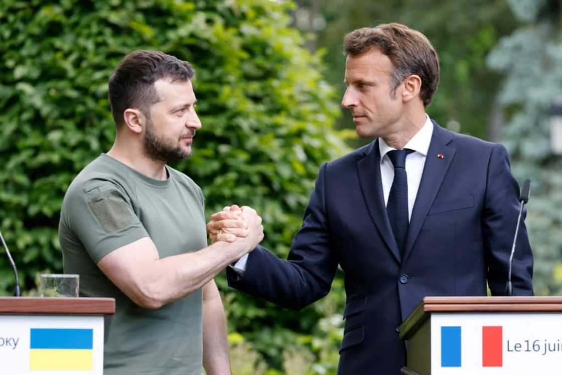 Handshake or arm wrestle? Handshake or arm wrestle?