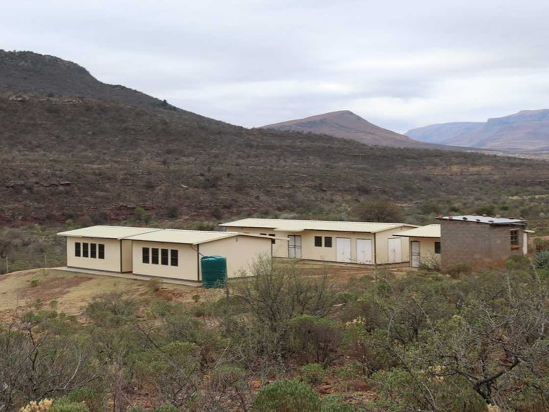 Pupils at Gcina Senior Primary in the Eastern Cape have to deal with having one teacher and no toilets. Pupils at Gcina Senior Primary in the Eastern Cape have to deal with having one teacher and no toilets.