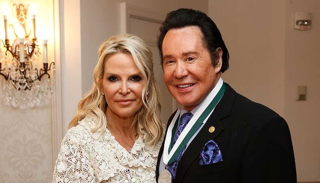 How did Wayne Newton meet his current wife? How did Wayne Newton meet his current wife?