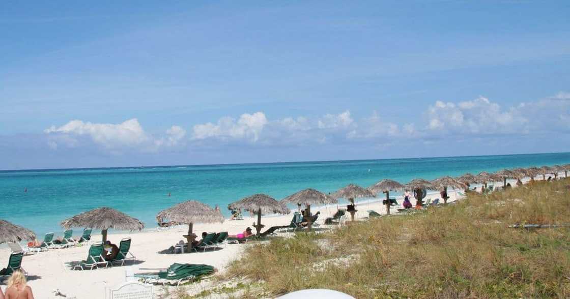 20 bodies, float, boat, Turks and Caicos, unidentified