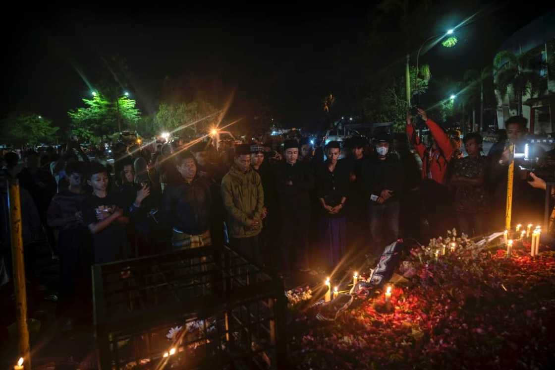 Football fans held vigils across Indonesian cities Football fans held vigils across Indonesian cities