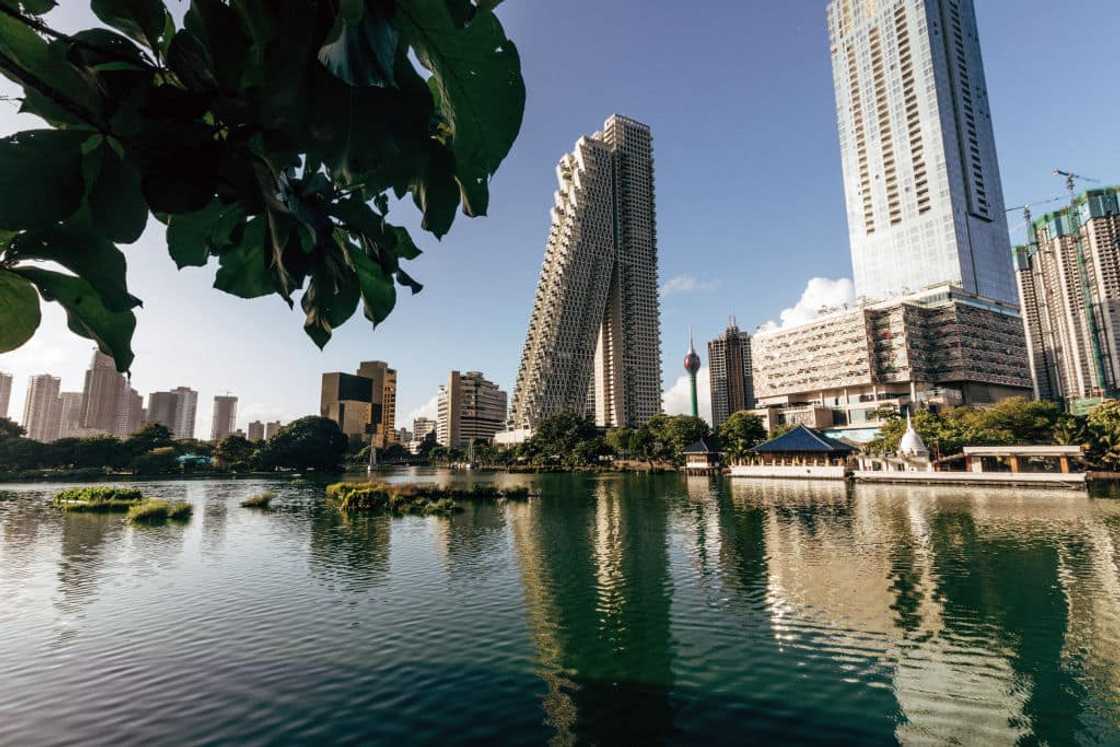 Which African country has the tallest building? Which African country has the tallest building?