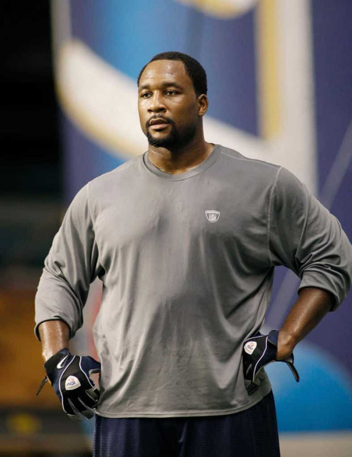 How much money does Marcus Spears make? How much money does Marcus Spears make?