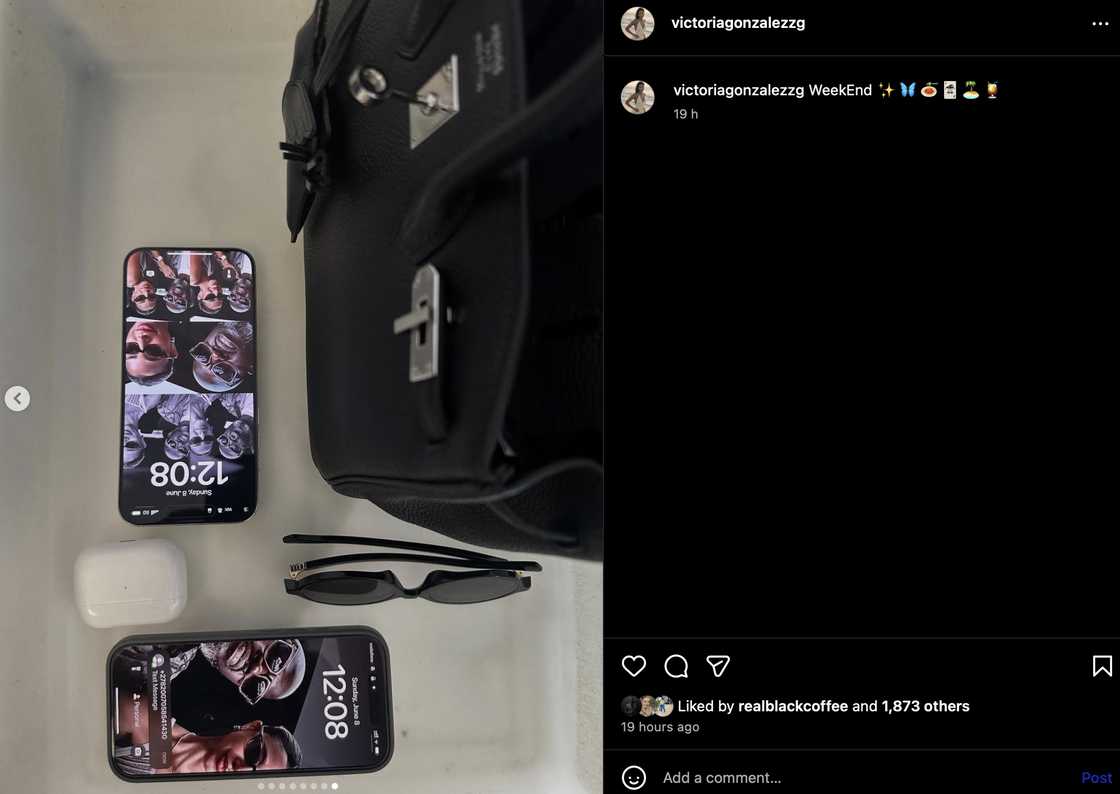 Victoria Gonzalez showed off her phone wallpaper Victoria Gonzalez showed off her phone wallpaper