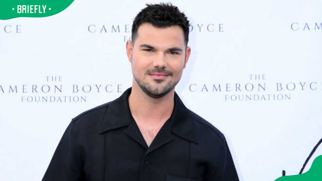 Taylor Lautner at an event