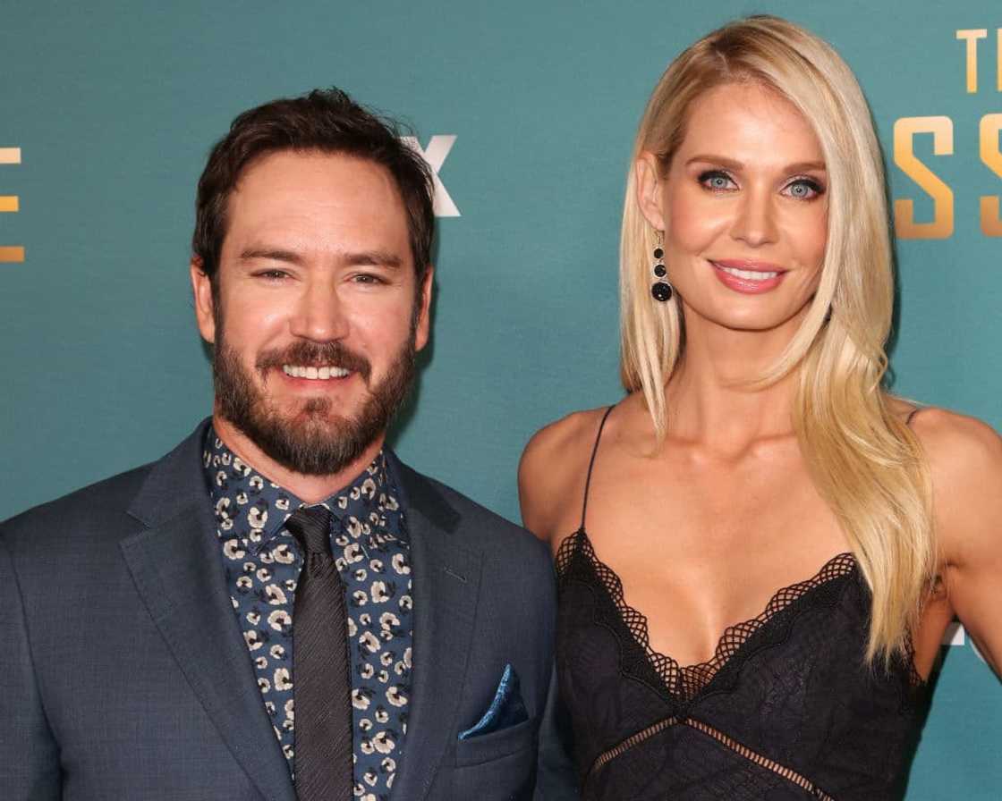 Mark-Paul Gosselaar's wife flipping out